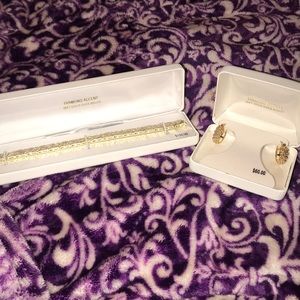 Earrings and bracelet set